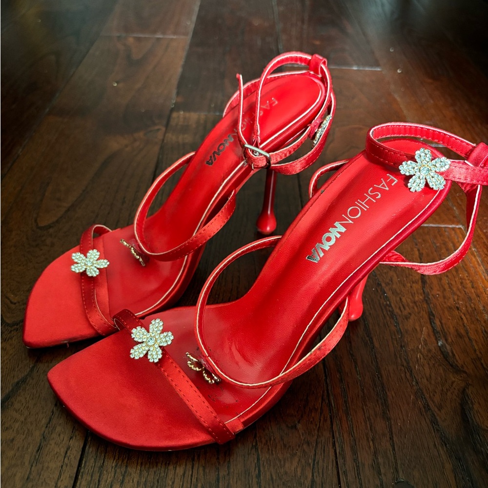 Women’s fashion nova satin floral heels